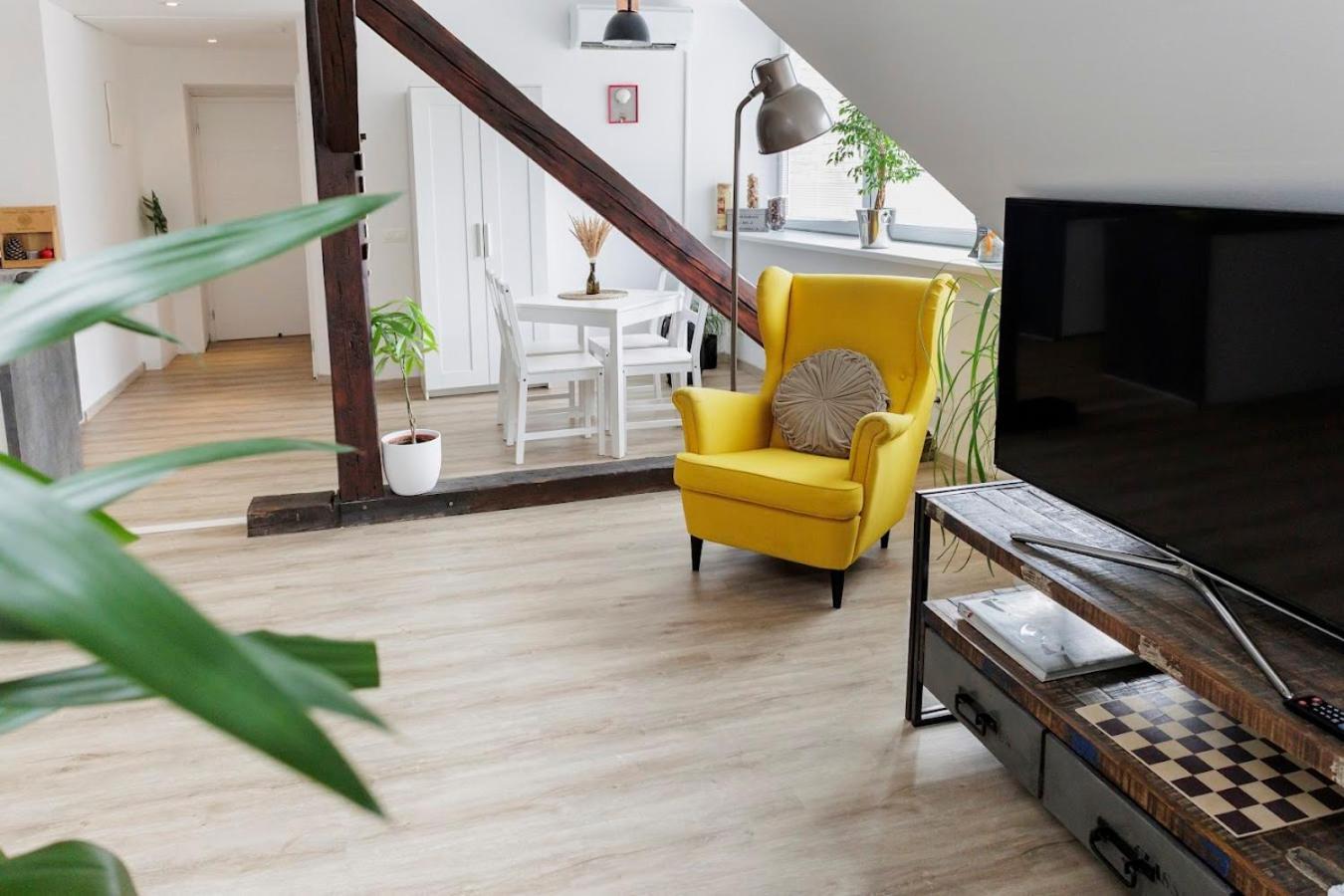 Vip Apartment In Old Town With Free Parking Братислава Екстер'єр фото