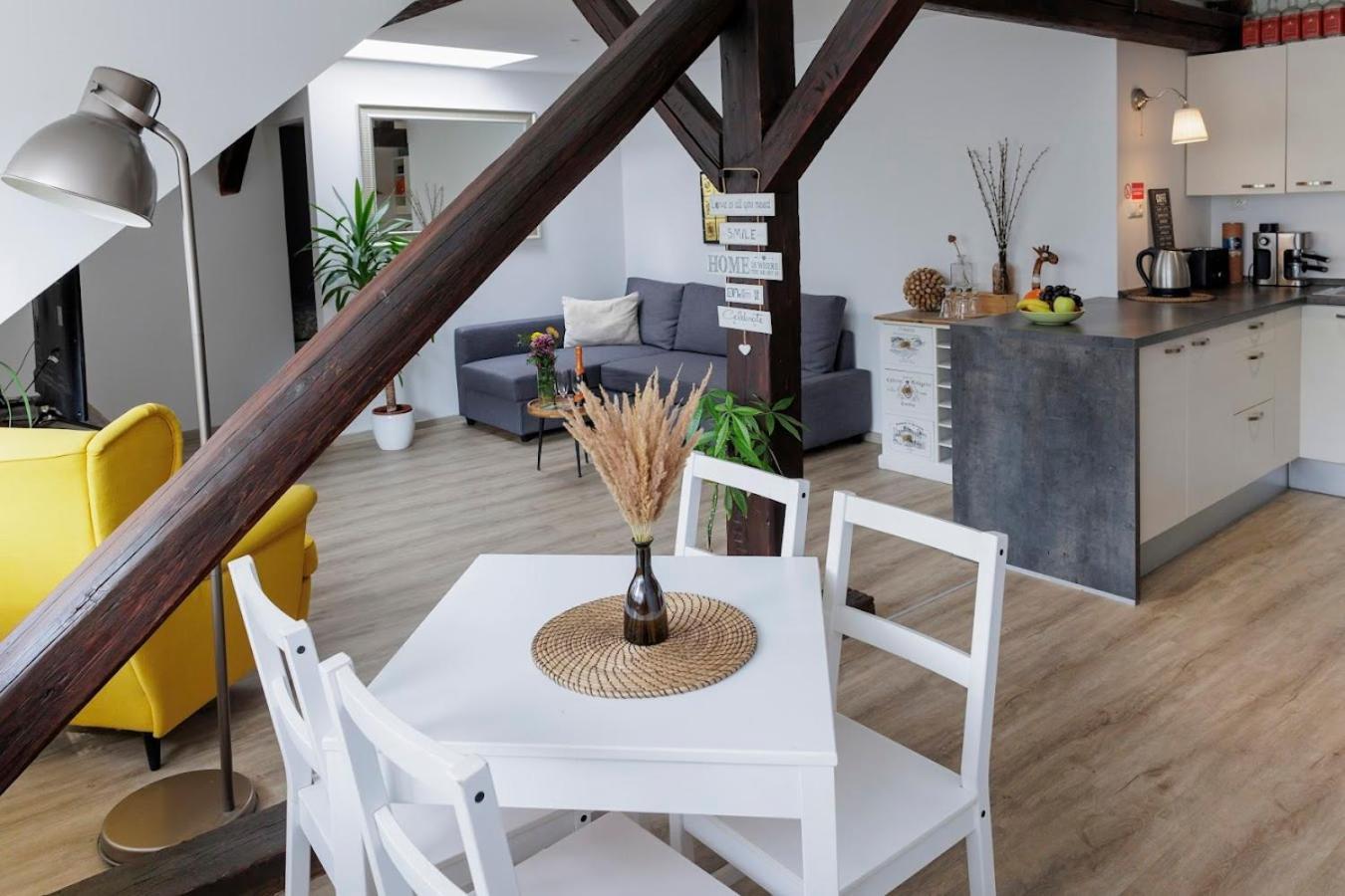 Vip Apartment In Old Town With Free Parking Братислава Екстер'єр фото