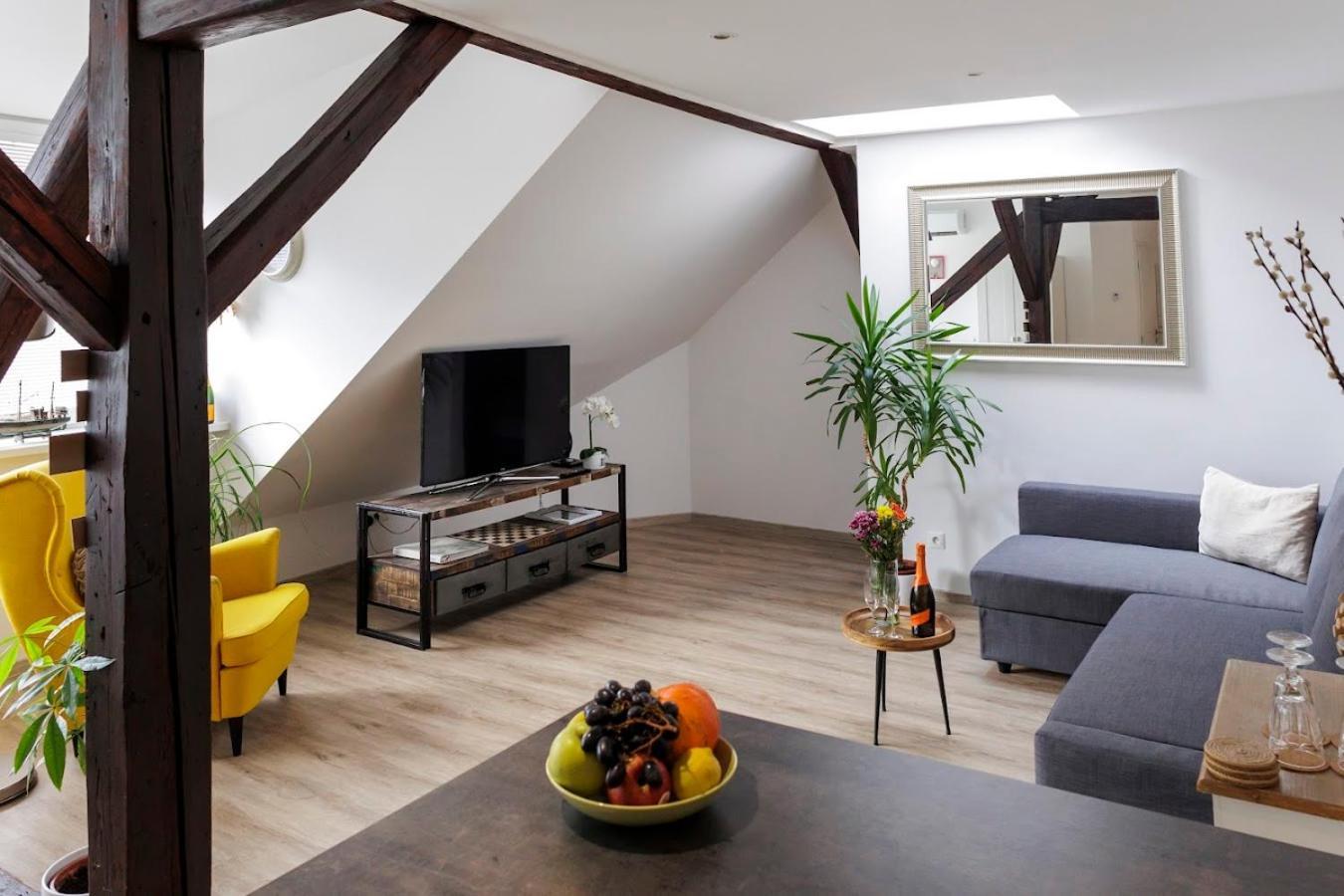Vip Apartment In Old Town With Free Parking Братислава Екстер'єр фото