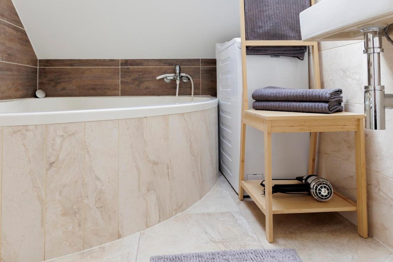 Vip Apartment In Old Town With Free Parking Братислава Екстер'єр фото