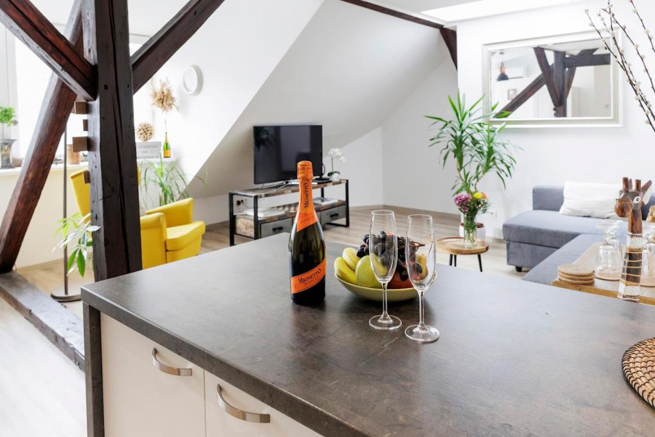 Vip Apartment In Old Town With Free Parking Братислава Екстер'єр фото